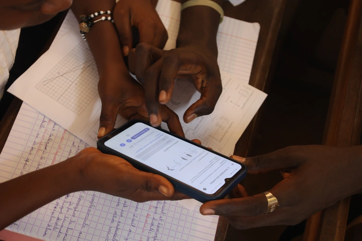 Students on Côte d'Ivoire are testing the new e-learning solutions developed by EPFL. Source Photo: ©EPFL-EXAF